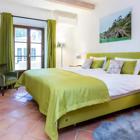 Luxury By The Sea With Ocean Views Villa *